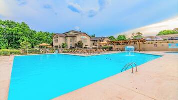 Indoor pool, outdoor pool