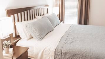 1 habitación, escritorio, tabla de planchar con plancha y wifi gratis