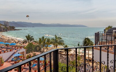 La Palapa beachfront fully renovated condo!  In the heart of the Romantic Zone.