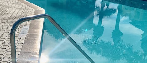 Ulkouima-allas, lämmitetty uima-allas