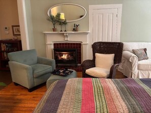 Interior - Spacious Downtown Cottage with Roof-Top Patio (Little Rock)