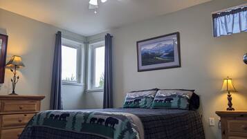 1 chambre, bureau, fer et planche Ă repasser, lit parapluie