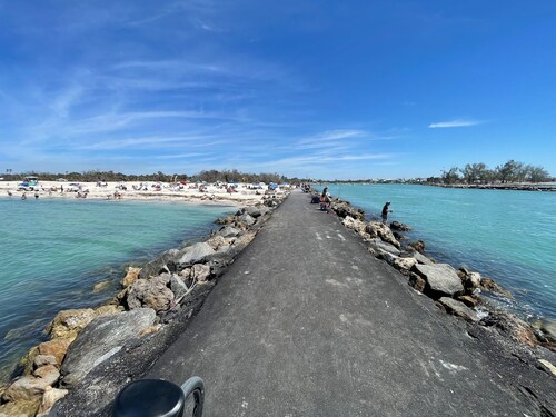 NOKOMIS BEACH BUNGALOW 229 
15 mins walk to the beach