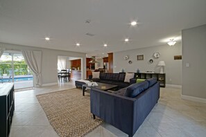 Smart TV, table tennis