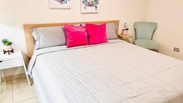 2 bedrooms, iron/ironing board, free WiFi