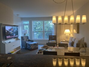 Smart TV, DVD player, table tennis - Luxurious 4th Floor Villa at Marriott's Monarch at Sea Pines (Hilton Head Island)