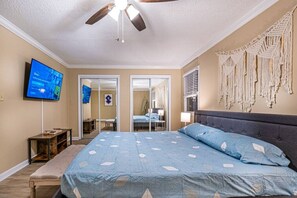 4 bedrooms, desk, iron/ironing board, WiFi