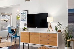 Interior - Relax, Unwind, & Explore🌵Golf/hiking close, Backyard oasis (Phoenix)