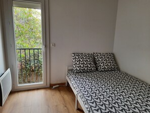 4 bedrooms, iron/ironing board, WiFi, wheelchair access