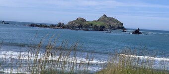 Taylor II House, ocean view, close to everything