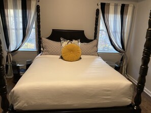 Room - 👀 Short-term Luxury 👀
Best Value for 30+ Days (Covington)