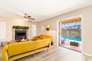 Smart TV, streaming services, video library, offices - Pool-side Villa with Perfect Views 4 Bed 3 Bath (Tucson)