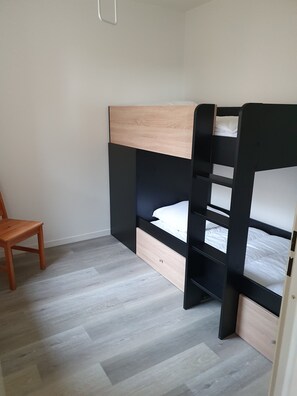 2 bedrooms, iron/ironing board