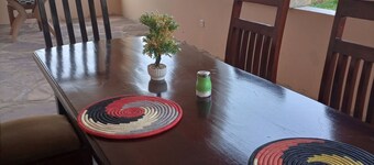 PROSS' RESIDENCE MOTEL .GREAT ACOMMODATION FOR GROUPS AND FAMILIES
