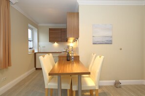 Unclassified image, 2 of 11, button - House Sarah 03, Germany (Sylt)