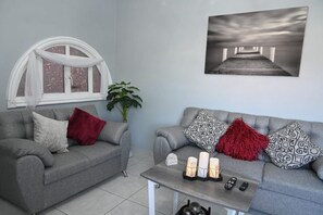 Smart TV - New “comfortable family home” (Zamora de Hidalgo)