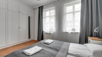 Superior Apartment | 1 bedroom, iron/ironing board, free WiFi, bed sheets