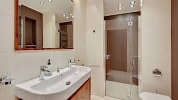 Premium Apartment | Bathroom