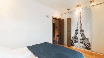 Deluxe Apartment | 1 bedroom, iron/ironing board, free WiFi, bed sheets