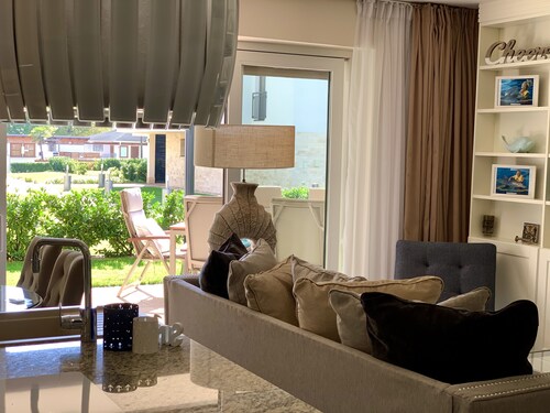 Lakeside condo with beach access