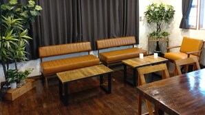 Lobby - KEIMICHI GUEST HOUSE - Hostel (Hakuba)