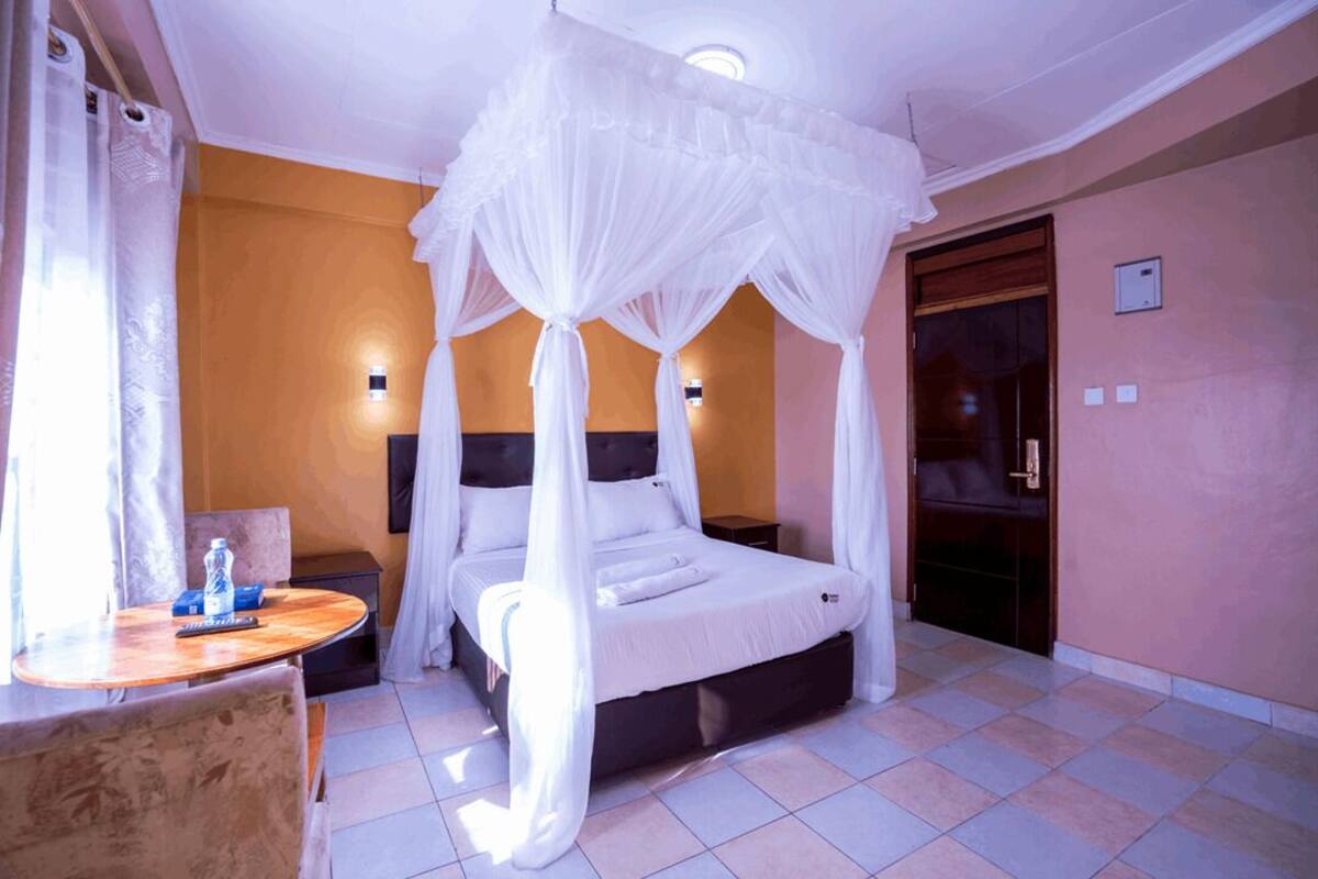 Executive Room, 1 King Bed | WiFi (free), individually furnished, bed sheets