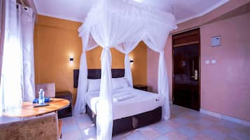 Executive Room, 1 King Bed | Individually furnished, free WiFi, bed sheets