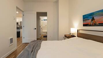 1 bedroom, travel crib, free WiFi, bed sheets