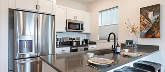 Chic Modern Flat - Walking Distance to Downtown Missoula!