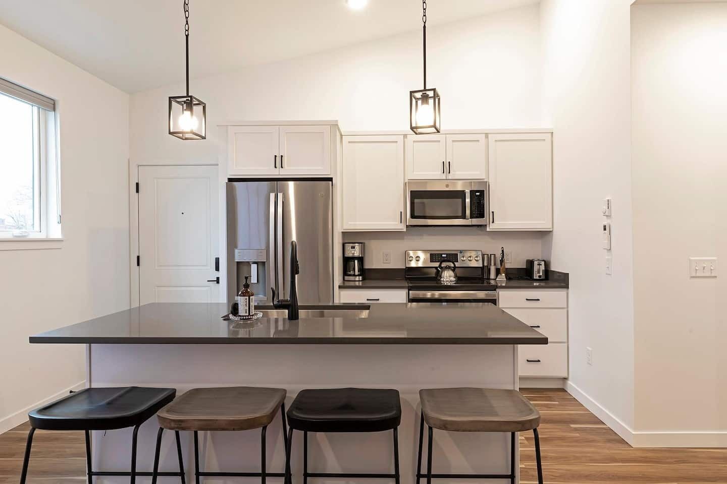 冰箱、微波炉、烤箱、炉灶