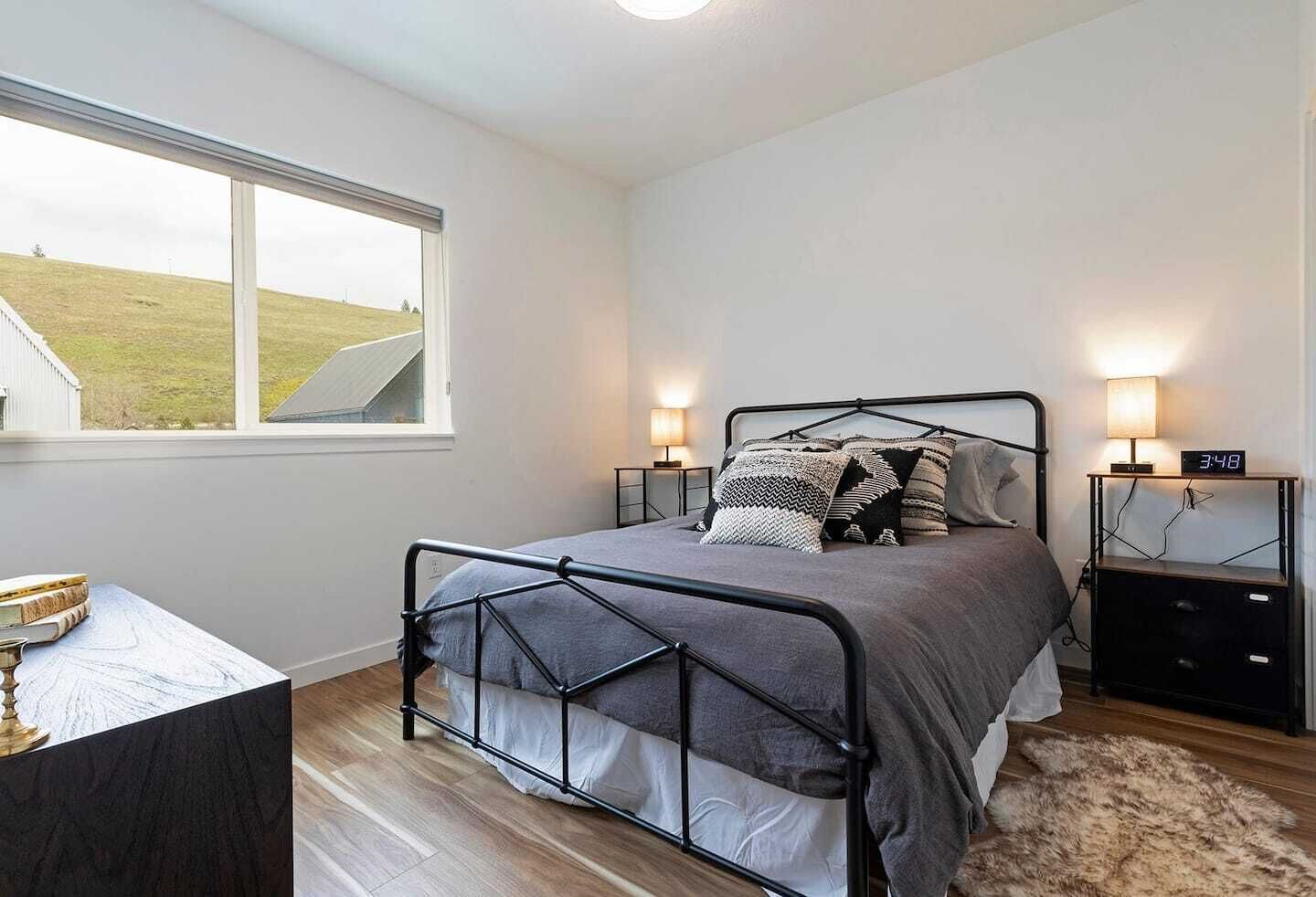 2 bedrooms, desk, travel crib, free WiFi