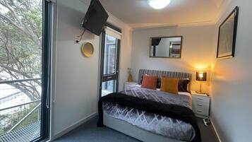 1 bedroom, desk, iron/ironing board, free WiFi