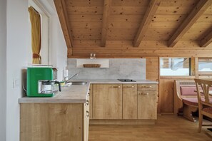 Frigorifero, lavastoviglie, macchina per tè/caffè, bollitore elettrico