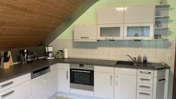 Apartemen, 2 Tempat Tidur Queen | Dapur pribadi | Lemari es, microwave, oven, dan kompor