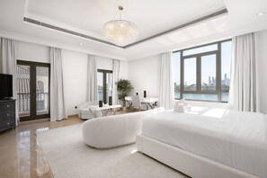 Luxury Villa, 6 Bedrooms, Beach View | In-room safe, desk, blackout drapes, iron/ironing board - Maison Privee - Frond Villa K (Dubai)