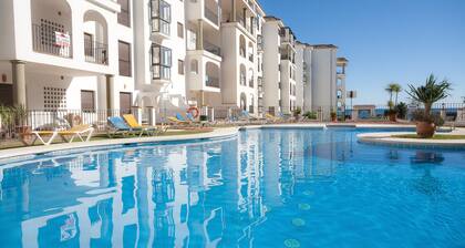 Lovely 2-bed Apartment in Marina de la Duquesa