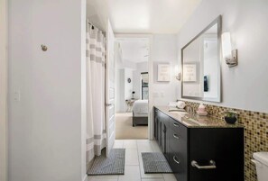 浴缸、風筒、洗頭水