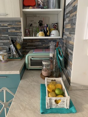 Kühlschrank, Ofen, Herdplatte, Geschirrspüler