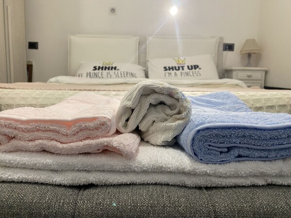 1 camera, ferro/asse da stiro, Wi-Fi gratuito, lenzuola