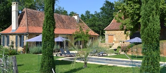 TREMOLAT: Renovated Perigord farmhouse with heated pool and air conditioning. 