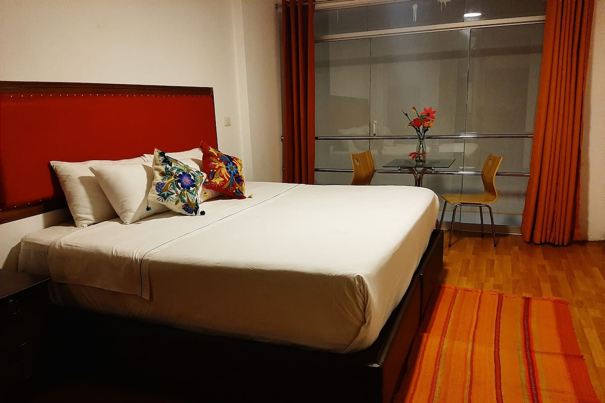 Deluxe Double Room | Egyptian cotton sheets, premium bedding, down comforters, desk