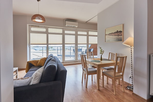 City Apartment | Living room
