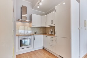 City Apartment | Private kitchen | Fridge, oven, stovetop, coffee/tea maker - Apartamenty Swinoujscie - Villa Concha (Swinoujscie)