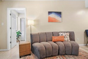 TV, offices - Free Parking, Smart TV, Uptown St. Augustine (St. Augustine)