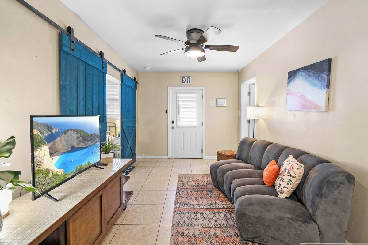 Photo 2 of Free Parking, Smart TV, Uptown St. Augustine