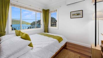 2 bedrooms, in-room safe, iron/ironing board, free WiFi