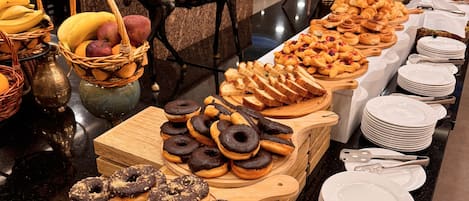 Daily continental breakfast (USD 15 per person)