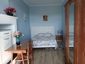 2 bedrooms, desk, iron/ironing board, travel cot