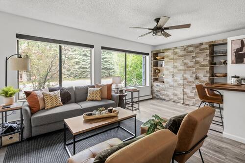 Studio | Living area