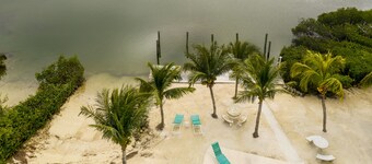 Old Florida Style, Dockage, Swimming Pool (shared), just 20 miles from Key West